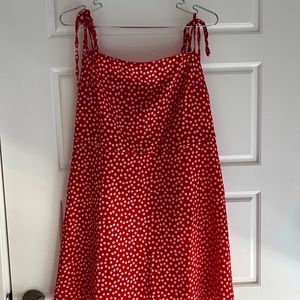 red flowy print dress
